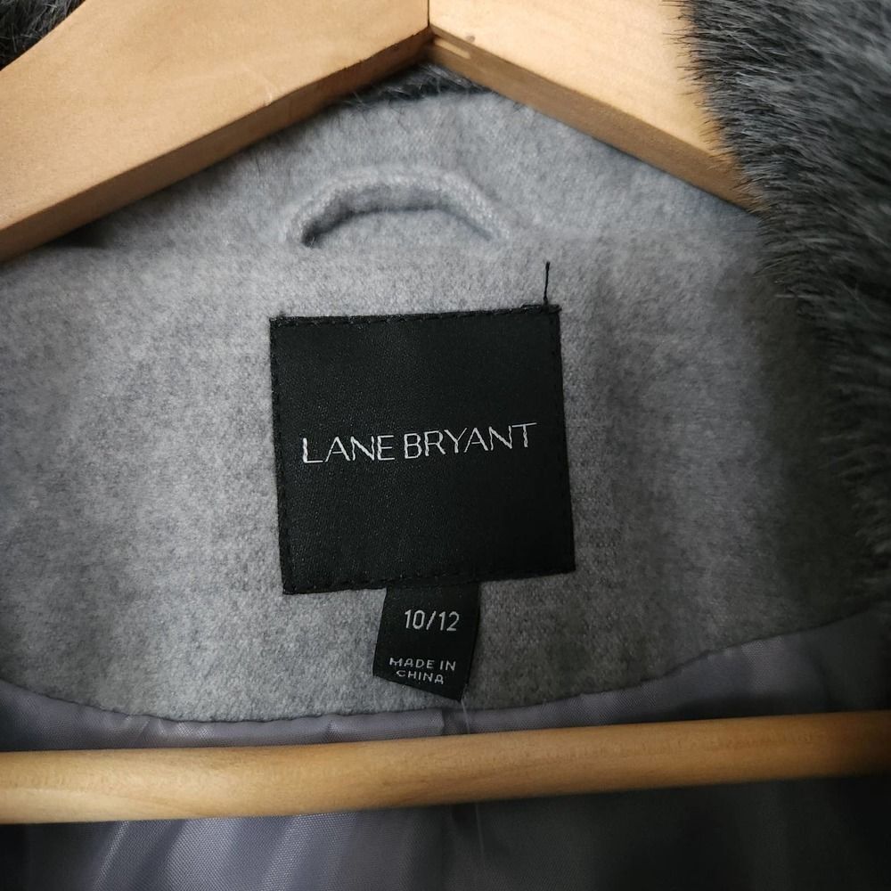 Lane Bryant Grey Full Length Trench Coat with Faux Fur Trim Size 10/12 - Picture 10 of 12